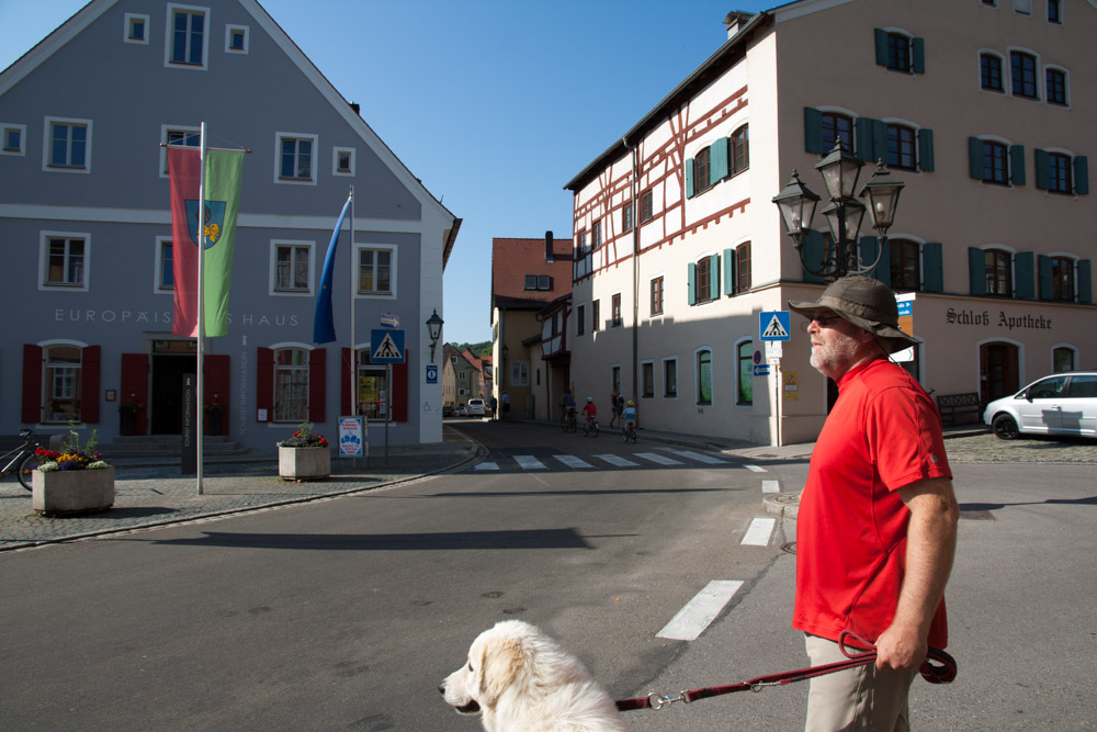 Pyrenäenberghund - Altmühl-Kanutour 26./27./28.07.2013